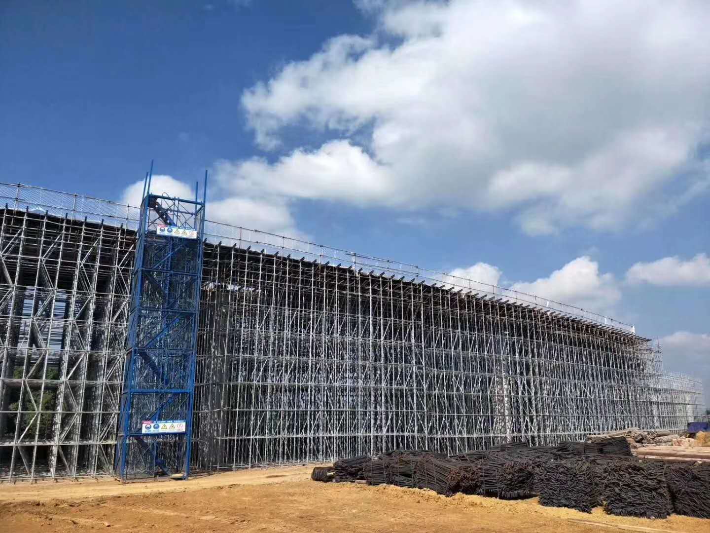 盤扣腳手架搭建周期短,經(jīng)濟效益好! 盤扣腳手架搭建周期短,經(jīng)濟效益好!